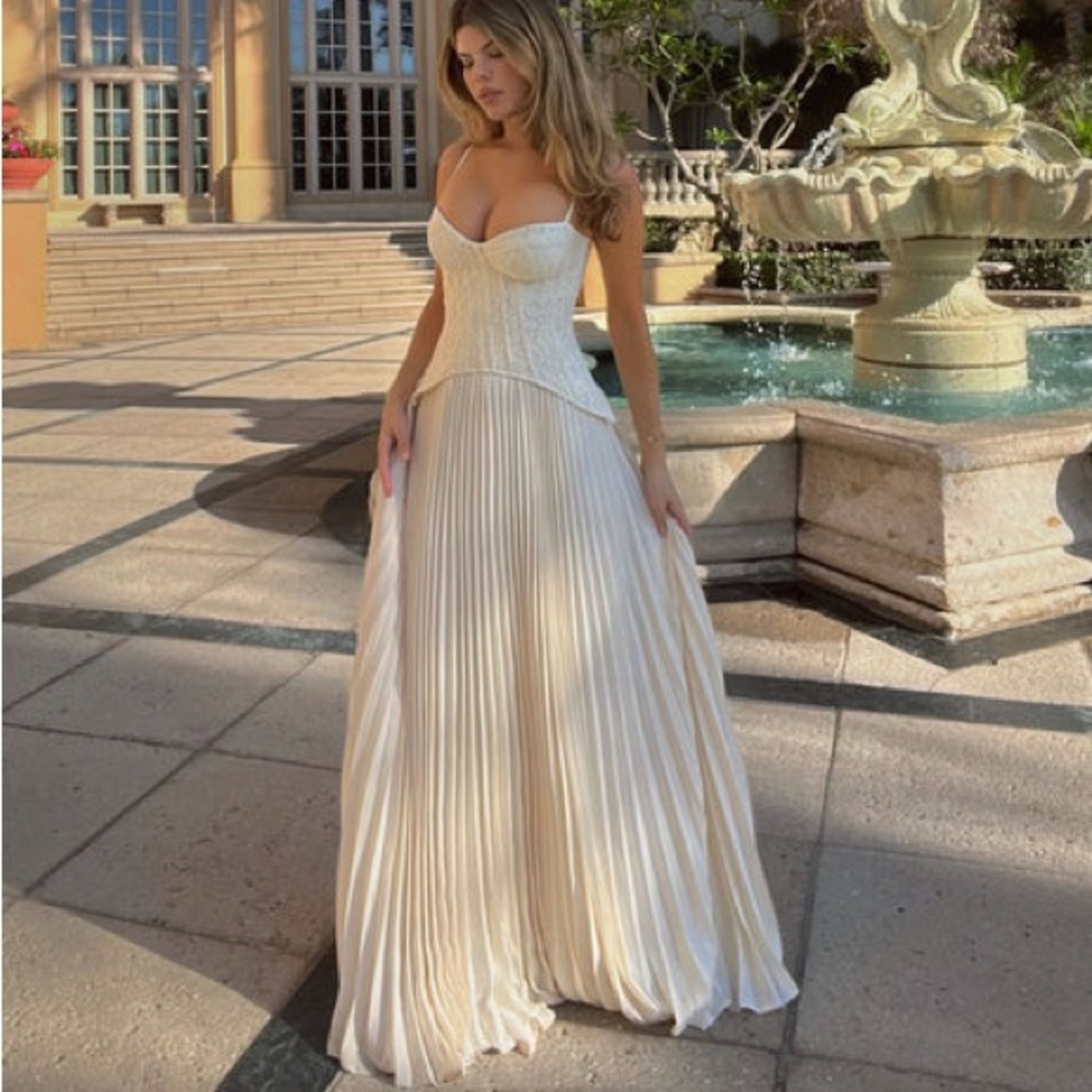 Fashion Nova Strapless Cream Gown